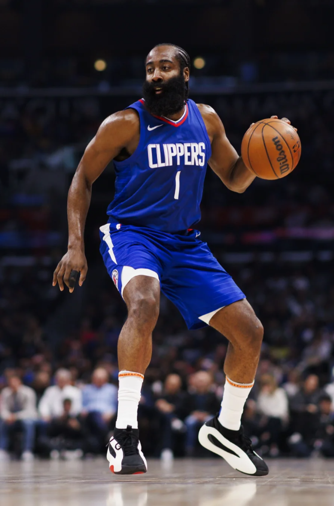 快讯：独行侠再战快船，再获胜利