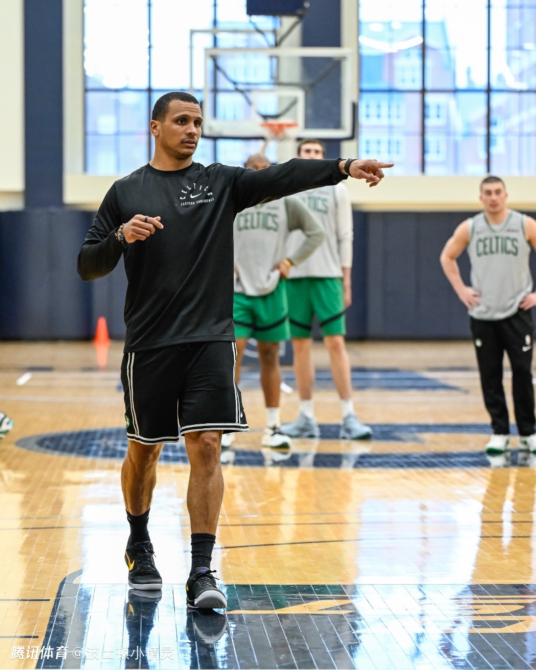 雷火电竞简介-包含凯尔特人客场击败奇才，沃克首秀稳健的词条