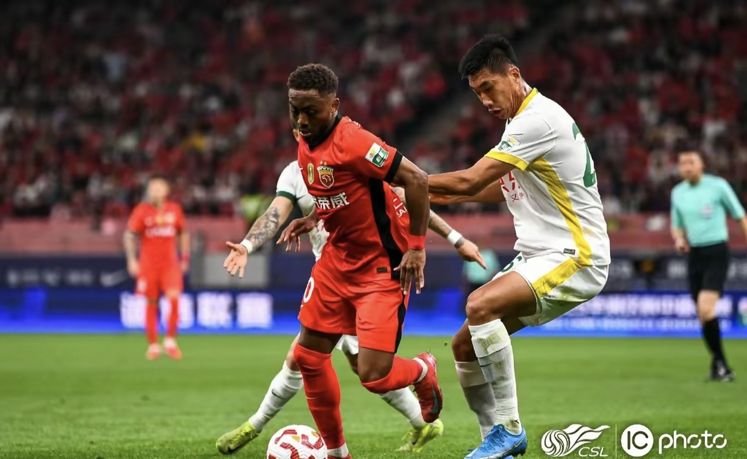 国安客场不敌重庆力帆，保持中超积分榜第一位置