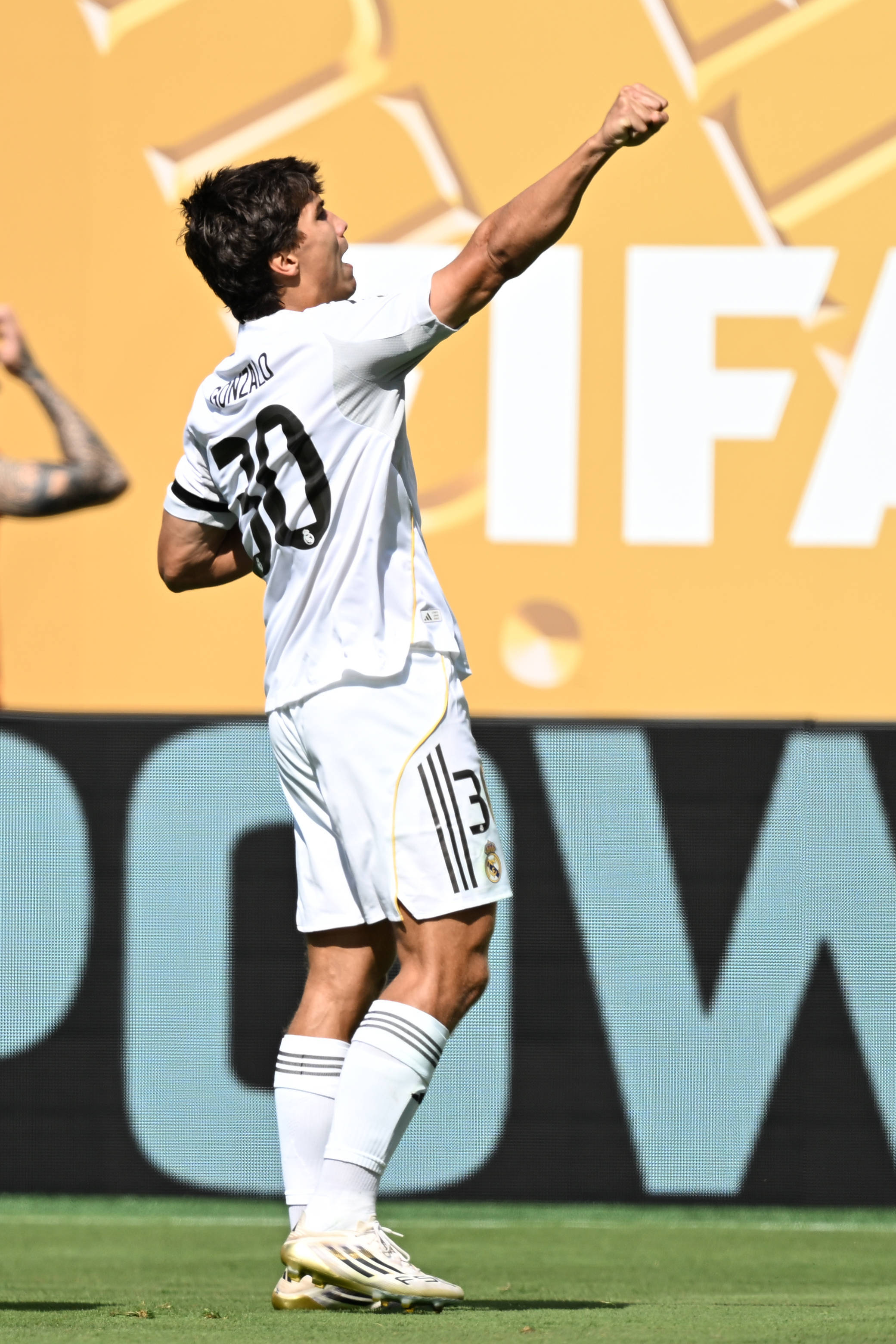 雷火电竞-包含利雅得马德里顺利晋级，客场保住不败优势的词条