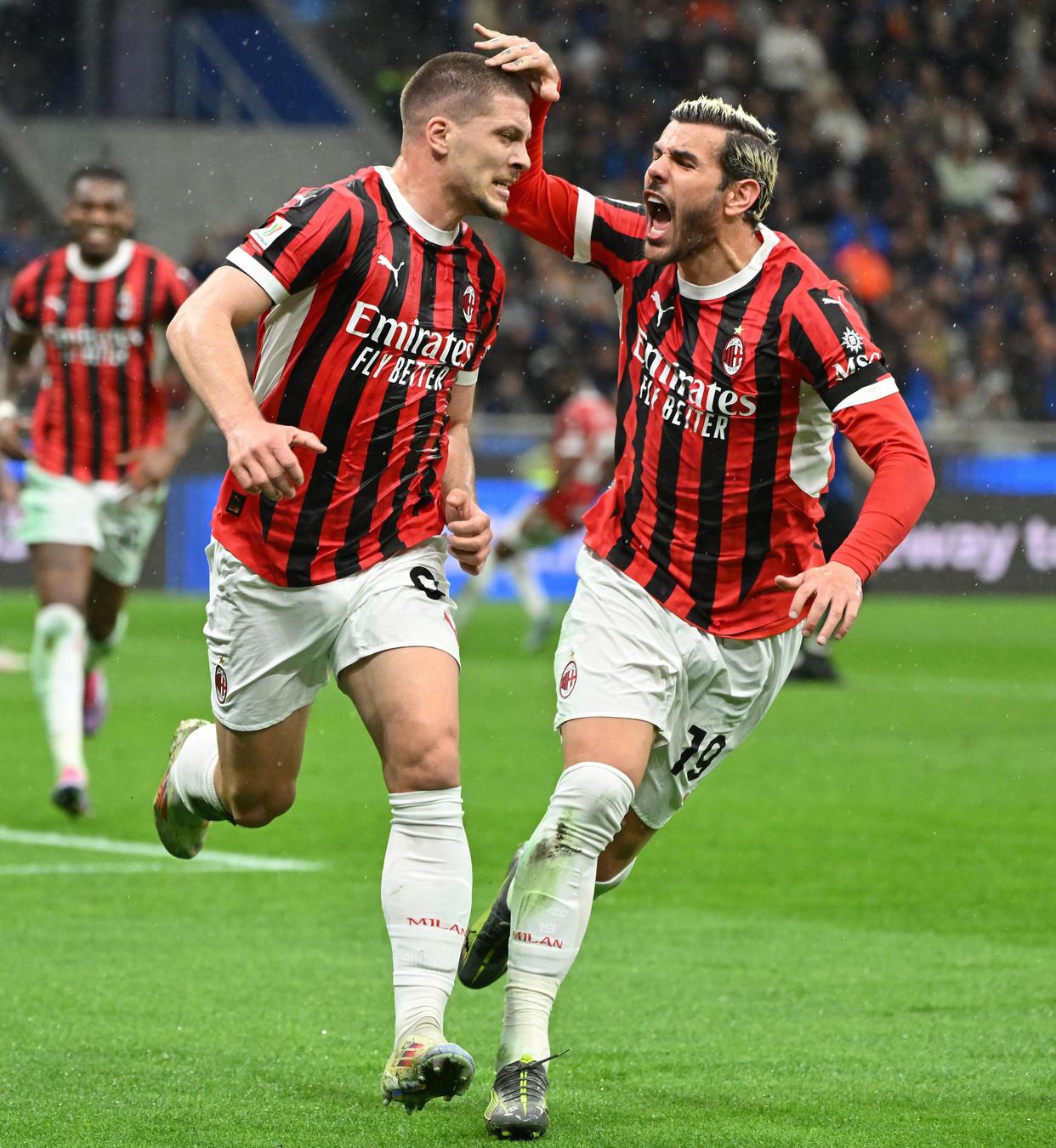 比分逆转！意大利队晋级半决赛