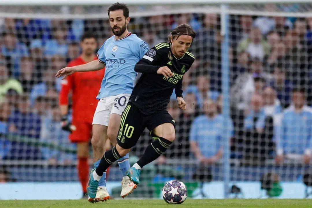 雷火电竞网站-皇家马德里翻盘EG，德布劳内绝境下完成绝杀强强对话小组赛，让粉丝疯狂欢呼的简单介绍