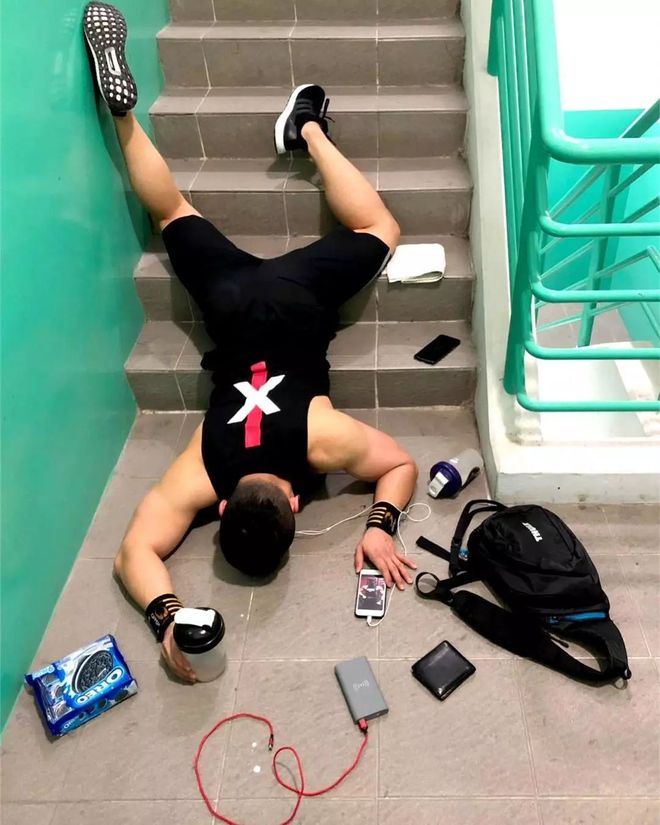 专家预测拳击胜率超六成，结果成焦点