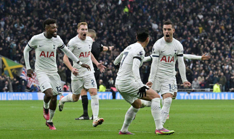 雷火电竞下载-布伦特福德主场不敌狼队，保级形势严峻