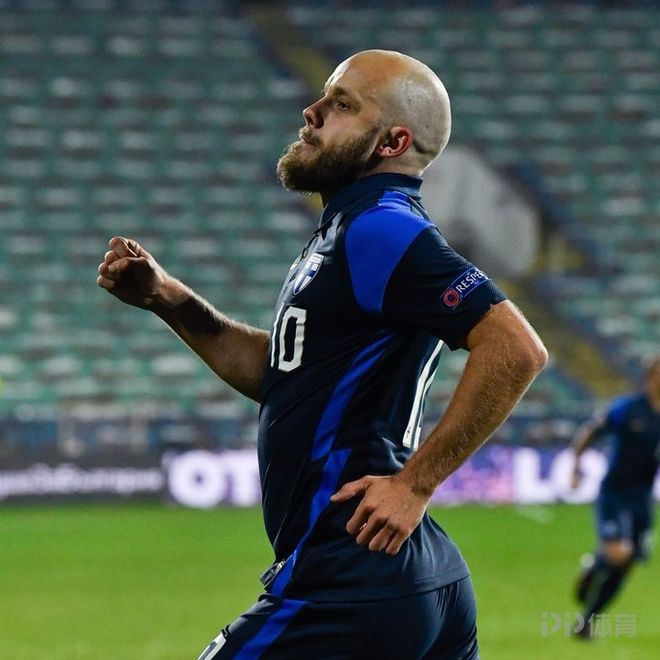 法国队力克韩国队，辛杜关键制胜