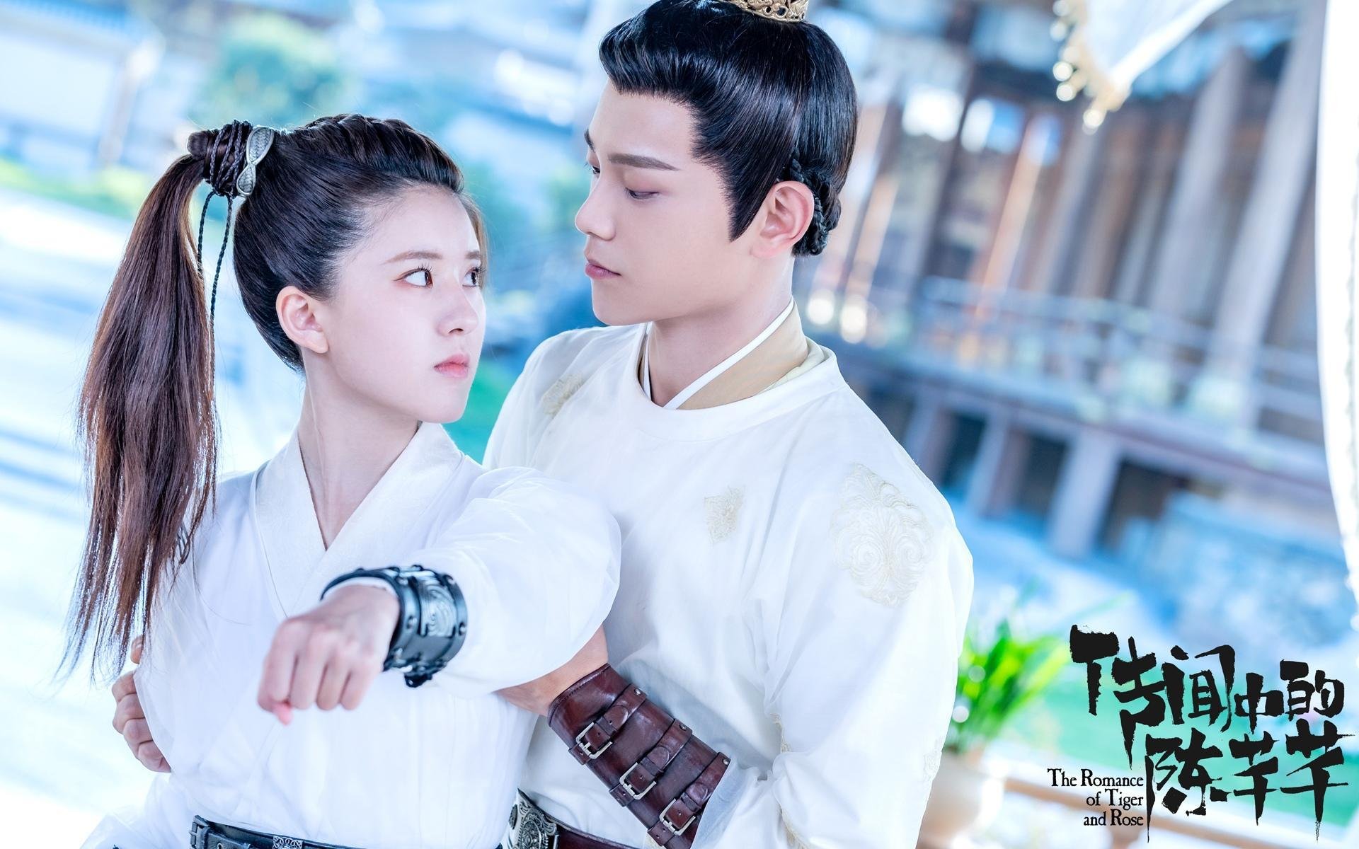 唯一性的双重奏，富安健洋爆发与英格兰淘汰喀麦隆的足球叙事